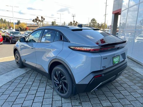 New 2026 Toyota C-HR image 3
