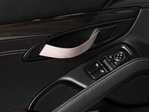 Used 2016 Porsche 911 R image 37