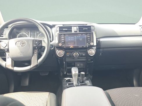 Used 2022 Toyota 4Runner TRD Off-Road AWD/4WD image 18
