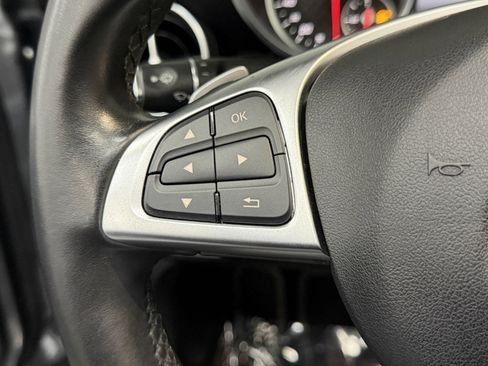 Used 2020 Mercedes-Benz SLC 300 image 28