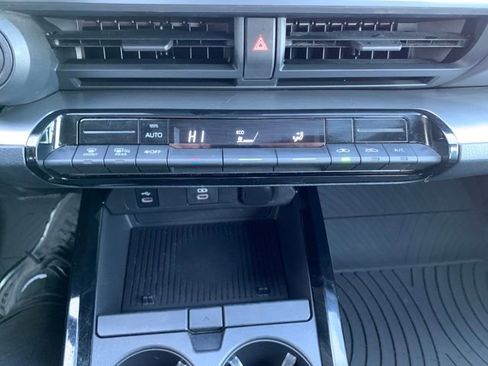Used 2023 Toyota Prius LE image 24
