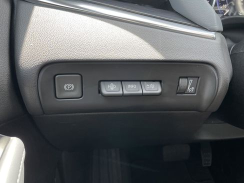 Used 2024 Buick Enclave Premium AWD/4WD image 29