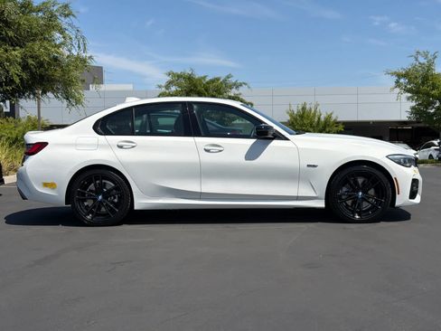 Used 2022 BMW 330e w/ M Sport Package RWD image 6