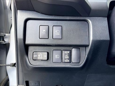 Used 2021 Toyota Tacoma TRD Off-Road w/ TRD Premium Off Road Package AWD/4WD image 33