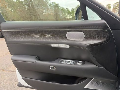 Used 2025 Genesis G90 3.5T image 14