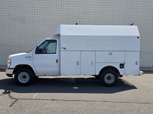 Used 2014 Ford E-350 and Econoline 350 Super Duty w/ Power Windows & Locks Group RWD image 4