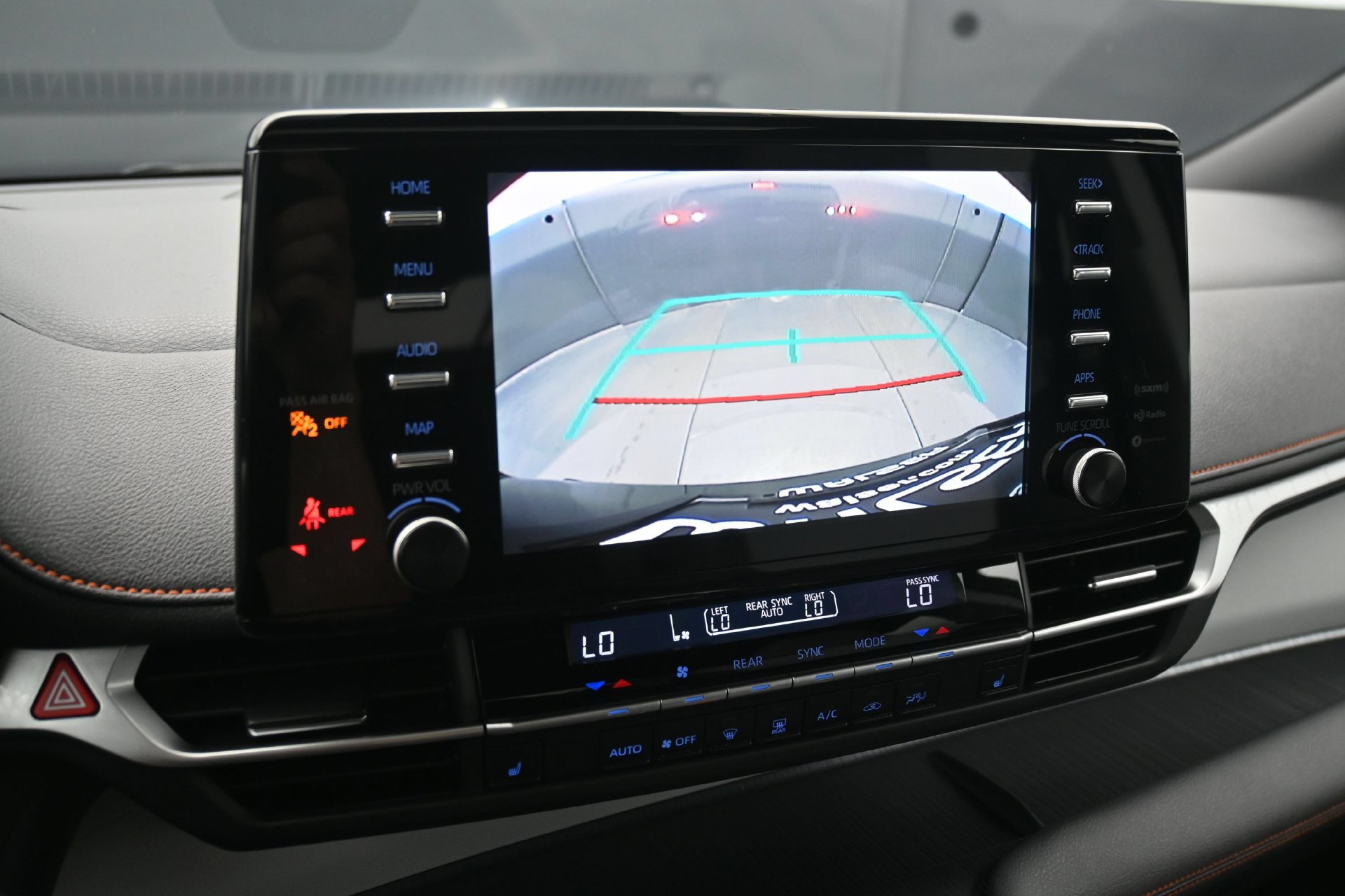 Used 2022 Toyota Sienna XSE FWD image 24