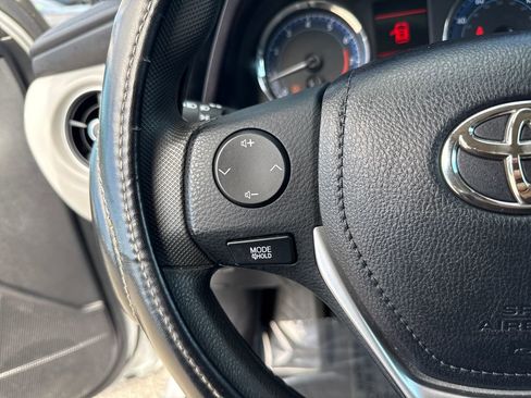 Used 2018 Toyota Corolla LE image 13