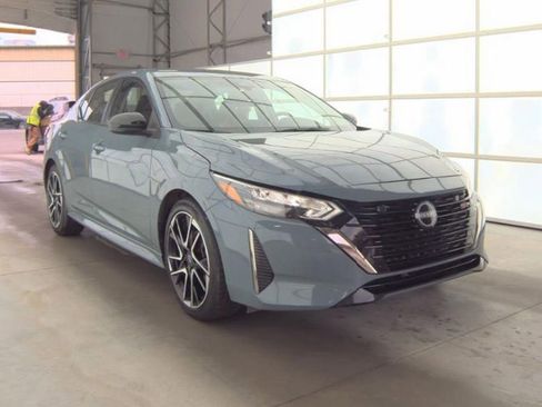 Used 2024 Nissan Sentra SR FWD image 4