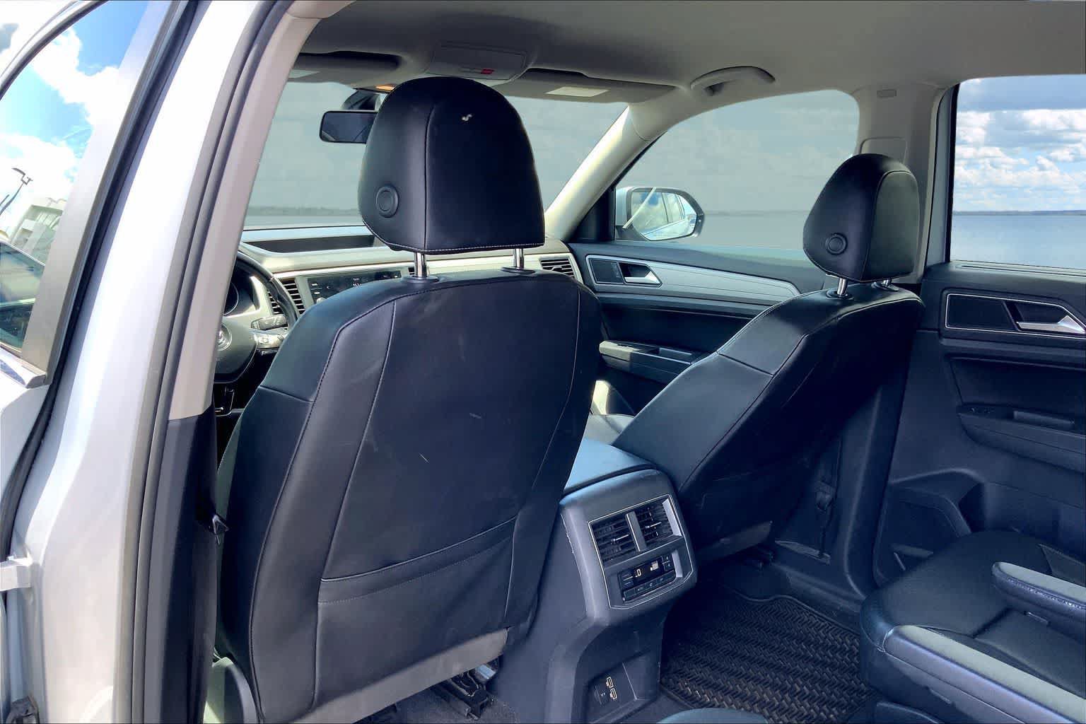 Used 2019 Volkswagen Atlas SE w/ Towing Package FWD image 12