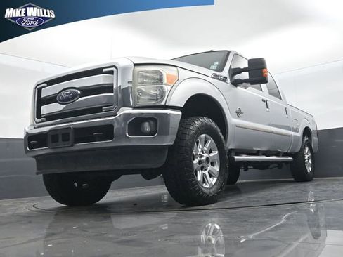 Used 2015 Ford F250 Lariat w/ Lariat Interior Package image 19
