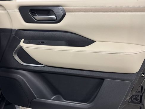 New 2026 Nissan Armada Platinum image 8