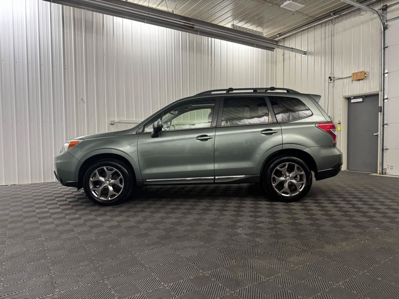 Used 2016 Subaru Forester 2.5i Touring w/ Eyesight & Navigation System AWD/4WD image 2