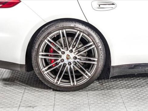 Used 2015 Porsche Panamera GTS AWD/4WD image 35