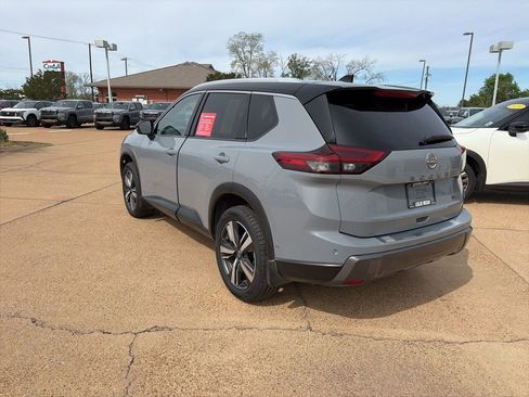 Certified 2024 Nissan Rogue SL w/ SL Premium Package FWD image 3