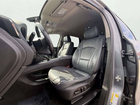 Used 2019 Buick Enclave Essence AWD/4WD image 21