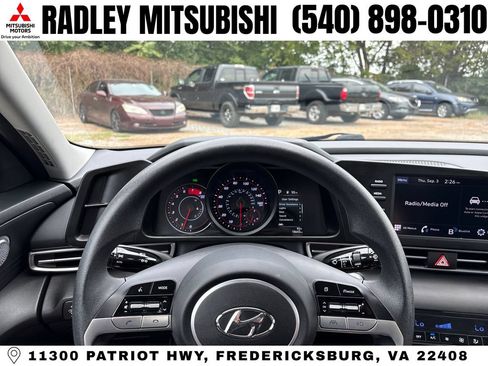 Used 2023 Hyundai Elantra SEL w/ Cargo Package FWD image 6
