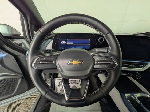 Certified 2025 Chevrolet Equinox EV LT w/ Convenience Package image 27