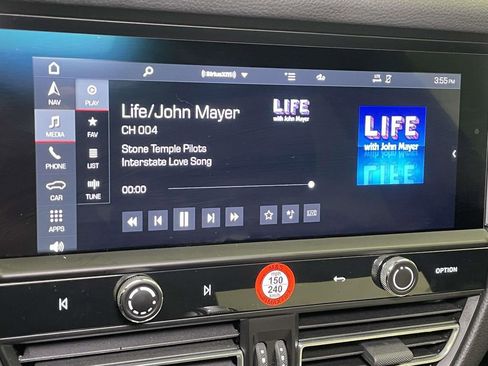 Certified 2025 Porsche Macan image 31