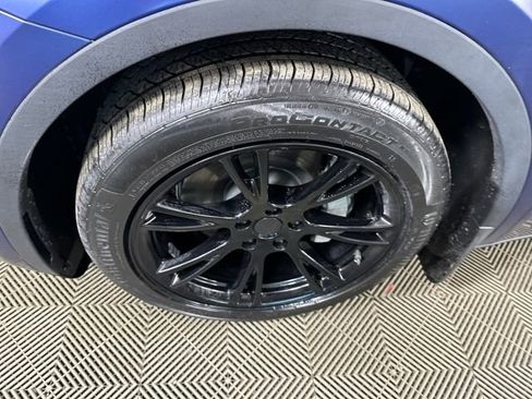 Used 2022 Tesla Model Y Long Range image 10