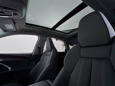 New 2025 Audi Q5 Premium Plus image 12