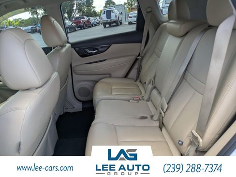 Used 2020 Nissan Rogue SL w/ Premium Package FWD image 12