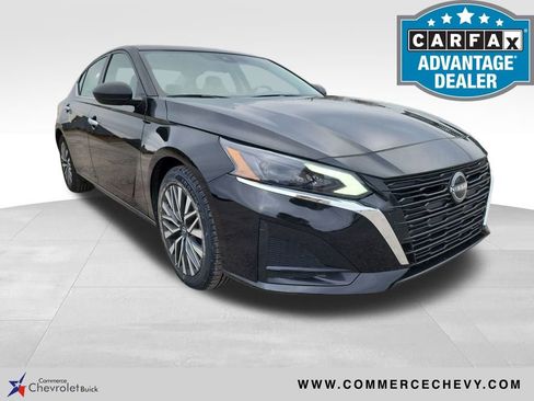 Used 2024 Nissan Altima 2.5 SV image 1