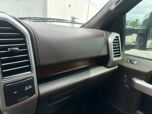 Used 2018 Ford F150 King Ranch w/ Equipment Group 601A Luxury AWD/4WD image 27