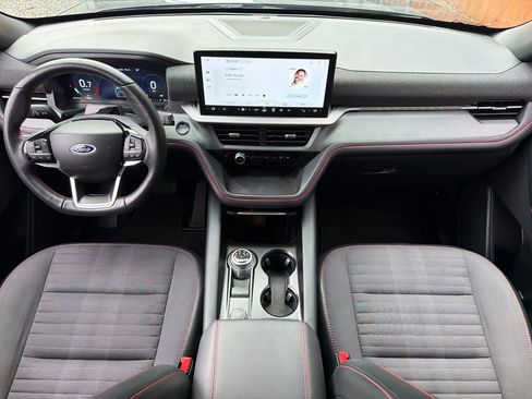 Used 2025 Ford Explorer ST-Line w/ ST-Line Street Pack image 23