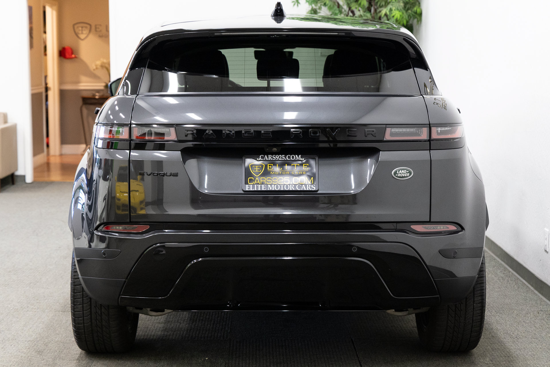 Used 2022 Land Rover Range Rover Evoque SE AWD/4WD image 4