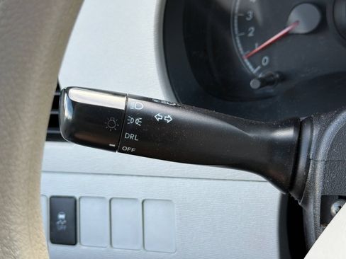 Used 2014 Toyota Sienna LE FWD image 37