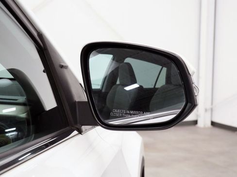 Used 2015 Toyota RAV4 XLE AWD/4WD image 36