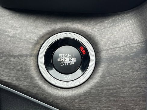 New 2025 Jeep Grand Cherokee L Limited AWD/4WD image 10