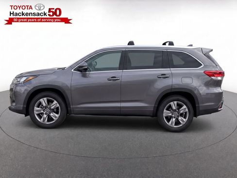 Used 2018 Toyota Highlander Limited AWD/4WD image 6