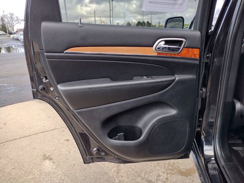 Used 2013 Jeep Grand Cherokee Overland w/ Advance Technology Group image 12