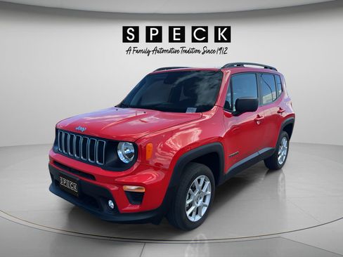Used 2023 Jeep Renegade Latitude w/ Sun/Sound Group AWD/4WD image 1