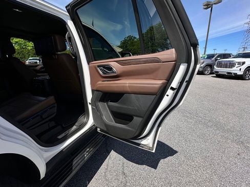 Used 2021 Chevrolet Tahoe High Country w/ Premium Package AWD/4WD image 19