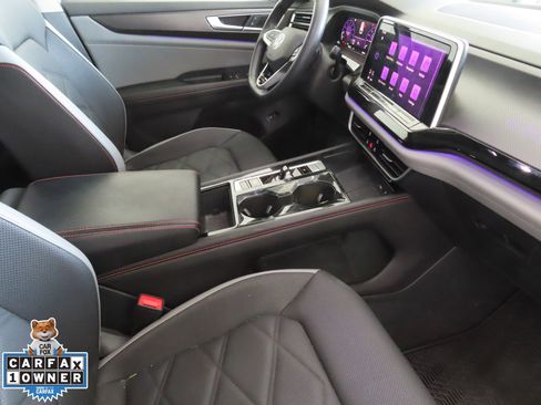 Used 2024 Volkswagen Atlas Peak Edition SE image 27