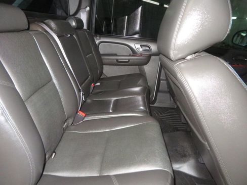 Used 2013 Chevrolet Avalanche LTZ image 31