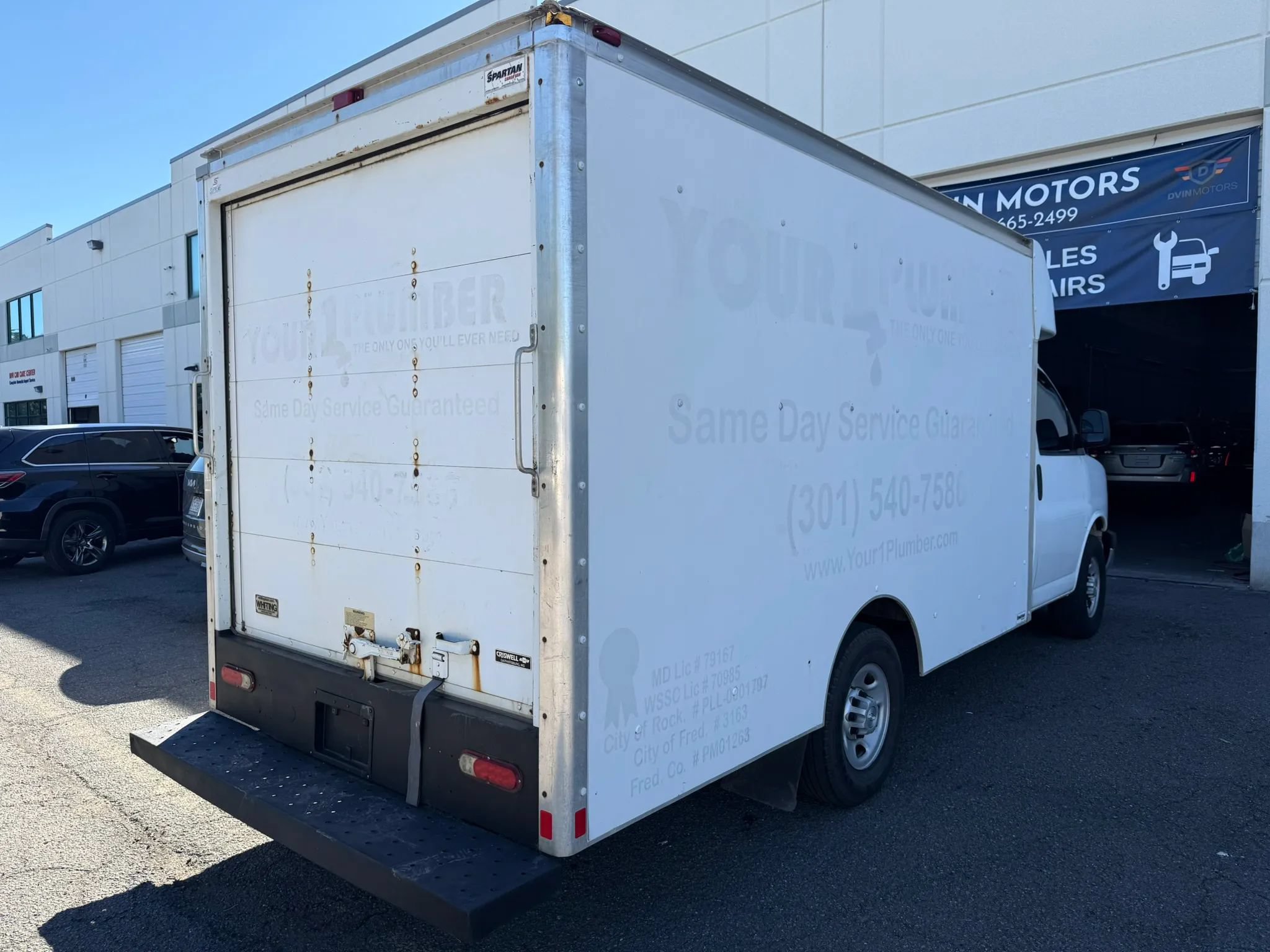 Used 2017 Chevrolet Express 3500 RWD image 11