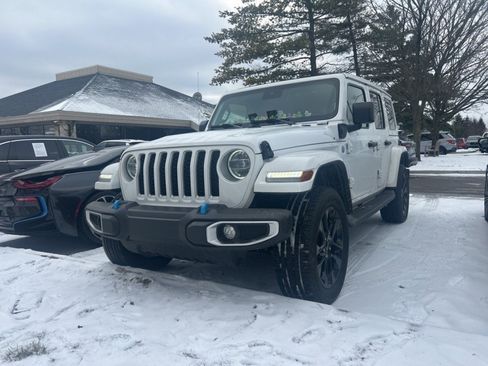 Used 2022 Jeep Wrangler Unlimited Sahara w/ Cold Weather Group image 3