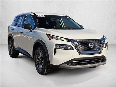 Used 2023 Nissan Rogue S AWD/4WD image 3
