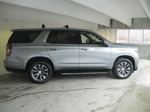 Used 2023 Chevrolet Tahoe LT w/ LT Signature Plus Package image 6