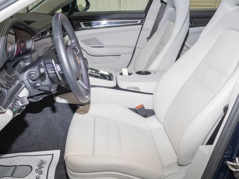 Used 2023 Porsche Panamera 4 Platinum Edition AWD/4WD image 11