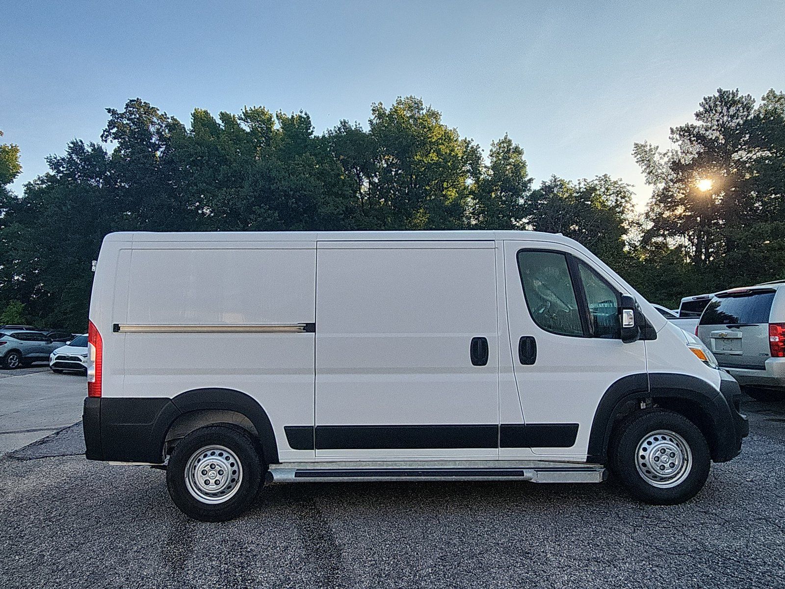 Used 2025 RAM ProMaster 2500 w/ U-Haul Equipment Group FWD image 6