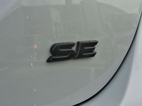 Used 2023 Toyota Camry SE image 30