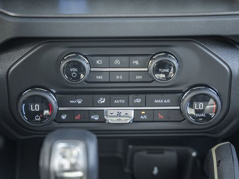 New 2026 Ford Bronco Badlands AWD/4WD image 25