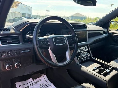 Used 2024 GMC Yukon XL Denali AWD/4WD image 25