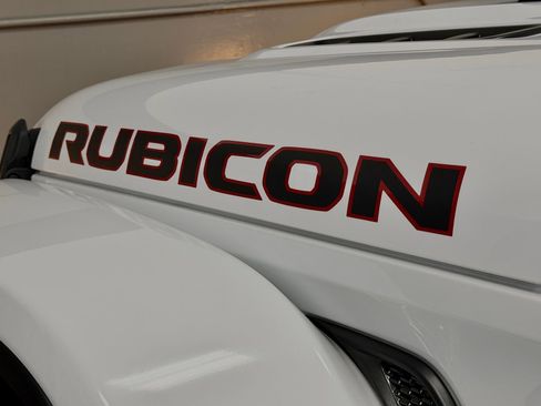 Used 2022 Jeep Gladiator Rubicon w/ Trailer Tow Package image 19