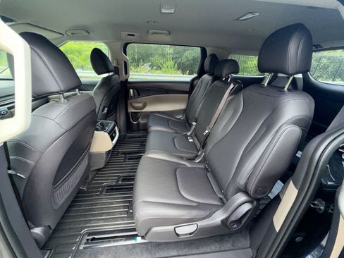 New 2026 Kia Carnival FWD image 29